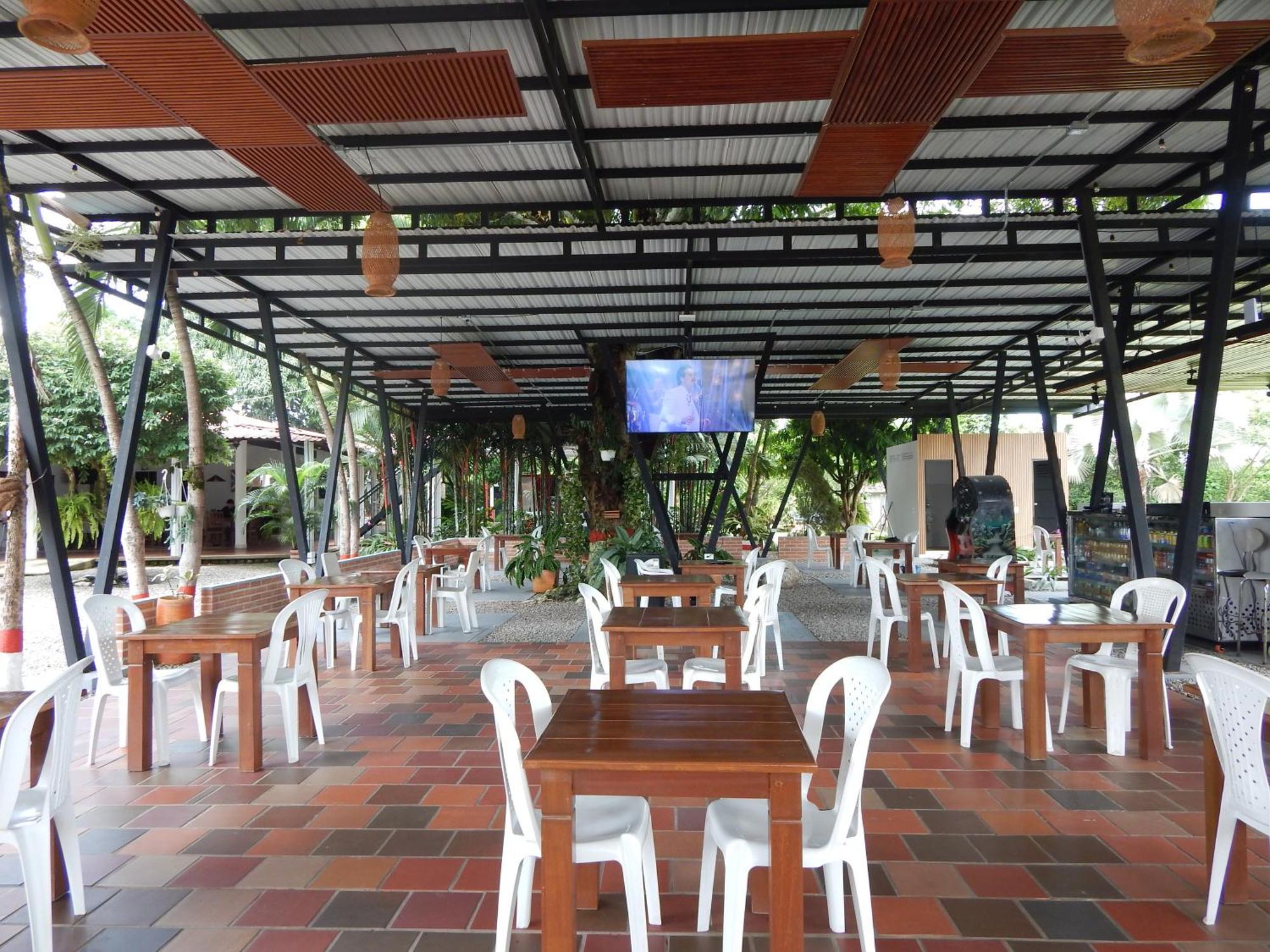 Hotel Campestre Las Palmas Sas 비야비센시오 외부 사진