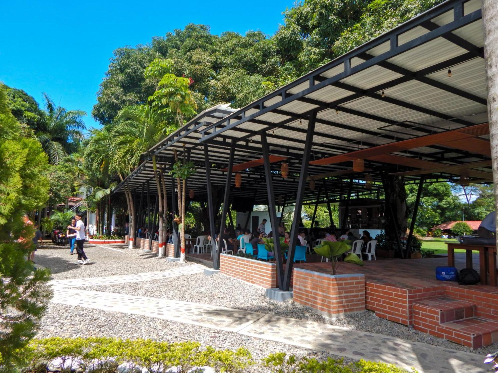 Hotel Campestre Las Palmas Sas 비야비센시오 외부 사진