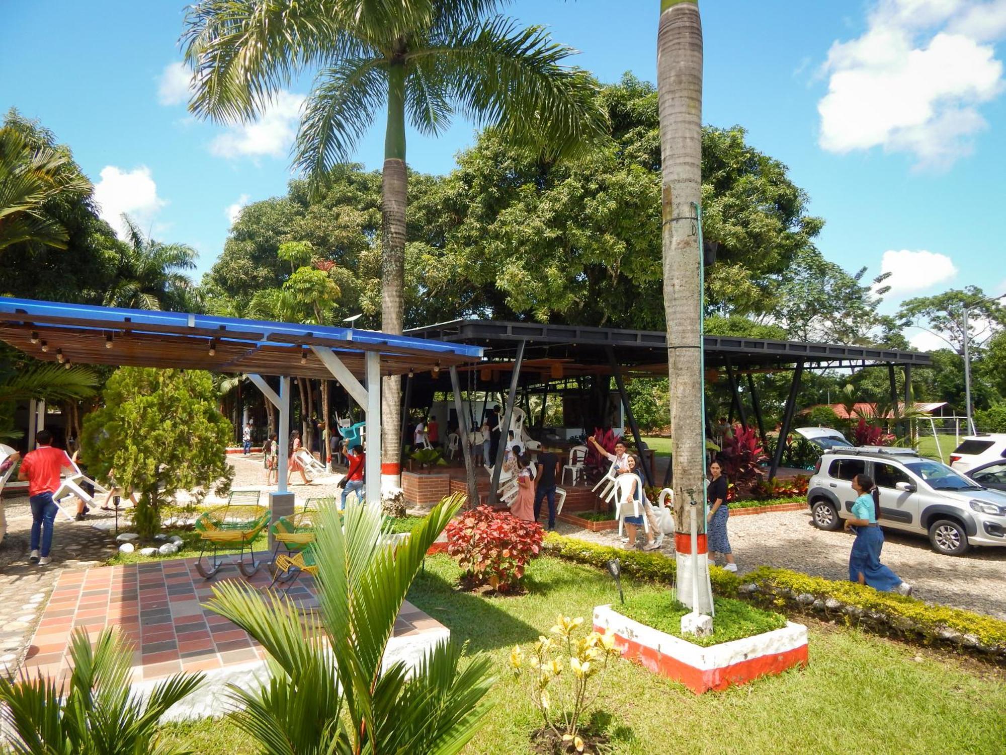 Hotel Campestre Las Palmas Sas 비야비센시오 외부 사진